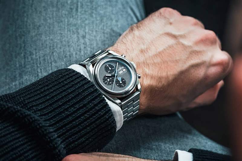 富通推出世界上第一款經(jīng)過(guò)太空測(cè)試的腕表——Stratoliner Chronograph-復(fù)刻表