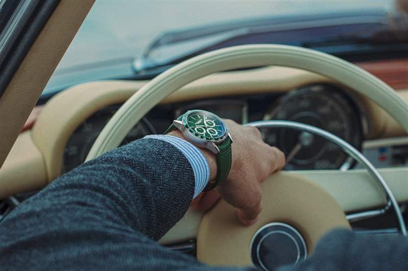 Raymond Weil佩戴Freelancer7741綠色計時腕表-復(fù)刻表