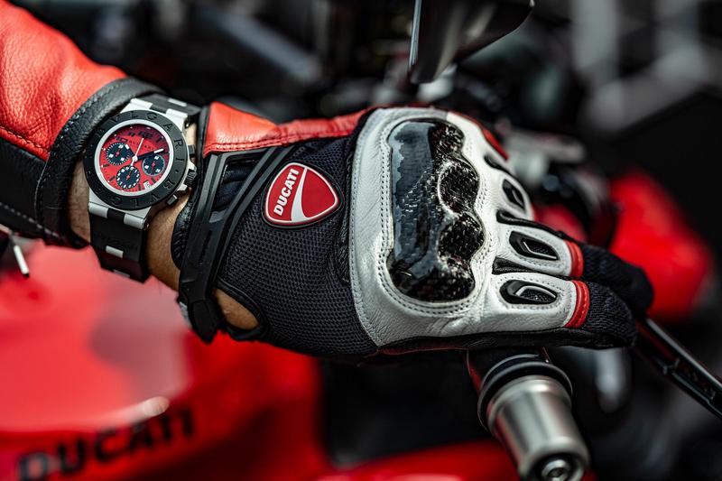 義大利血統強強聯手!寶格麗推出DUCATI聯名表-復刻表