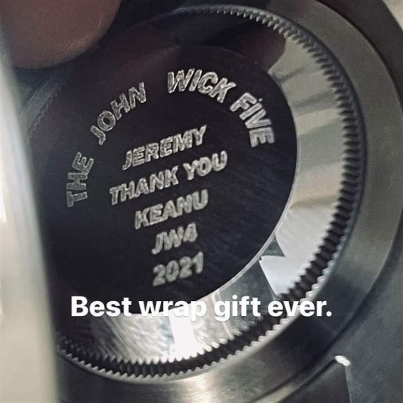 奇洛李維斯又送禮!一人送一只Rolex Submariner予《John Wick 4》攝制組人員致謝!-復刻表