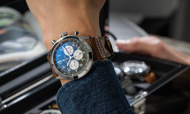 立志飛翔的魅力百年靈就是知道|Super AVI航空計(jì)時(shí)碼表戰(zhàn)機(jī)特別版-復(fù)刻表