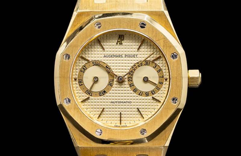 AP在1980年代推出的25572是一款具有日期星期顯示的皇家橡樹手錶，其中黃金款更被收藏家們暱稱為貓頭鷹。（Source：A Collected Man）