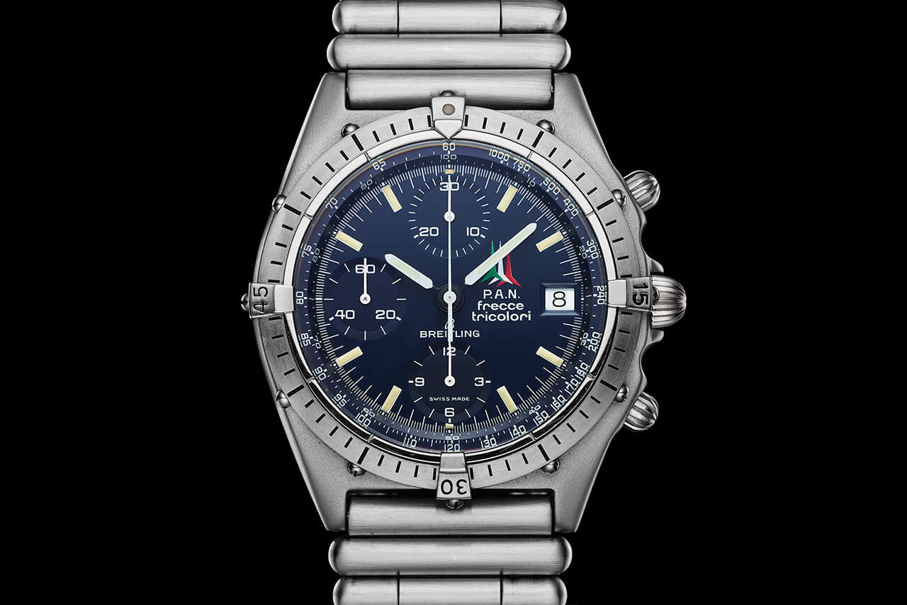 百年靈 Chronomat B01 42 Frecce Tricolori 限量版，藍(lán)色表盤和同色計(jì)時(shí)盤