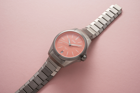 多色彩可選,好搭配又俐落的當代都會飛行表!-復刻表