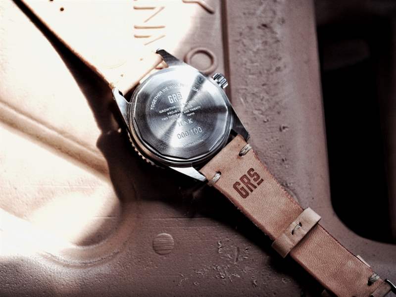 為重塑上世紀(jì)50年代的舊香港風(fēng)情，GrowthRing & Supply更刻意將表面老化，使用俗稱「Tropical