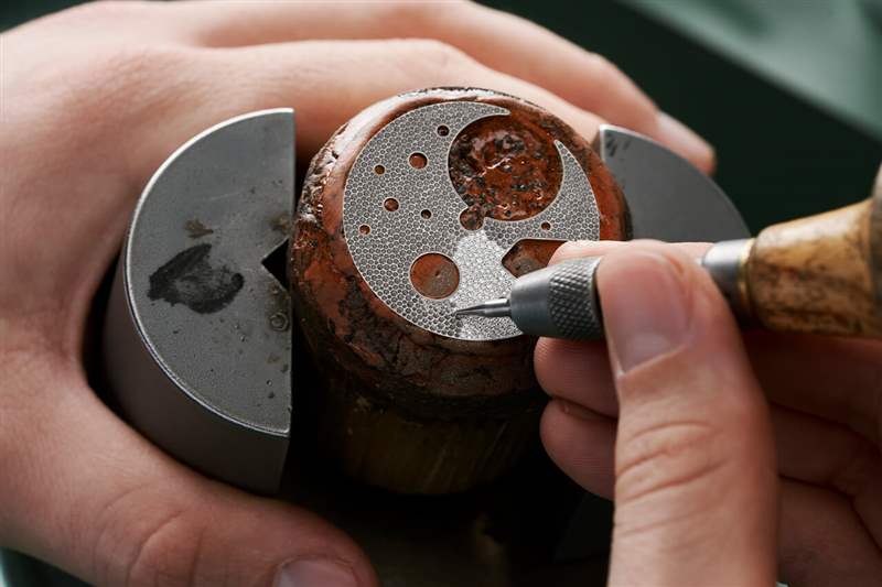 雅典表全鉆復(fù)雜表盤陀飛輪腕表1760-176BLE-復(fù)刻表