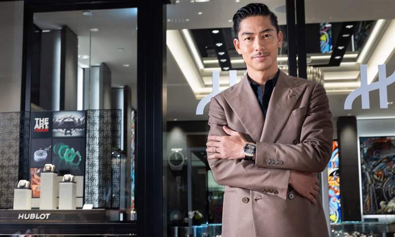 高階運動方表這樣搭，怎一個瀟灑了得｜Hublot Square Bang Unico計時碼表