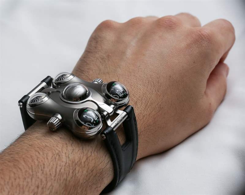 MB&F HM6太空海盜腕表上手亮相-復(fù)刻表
