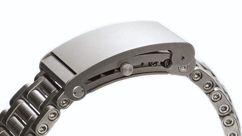 One To Watch?SeL Instruments制造堅(jiān)不可摧的手表-復(fù)刻表