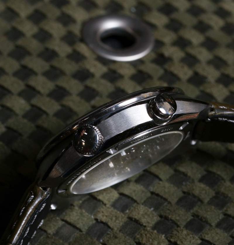 Singer Track 1 是一款售價 40,000 美元的保時捷汽車改裝手表-復刻表