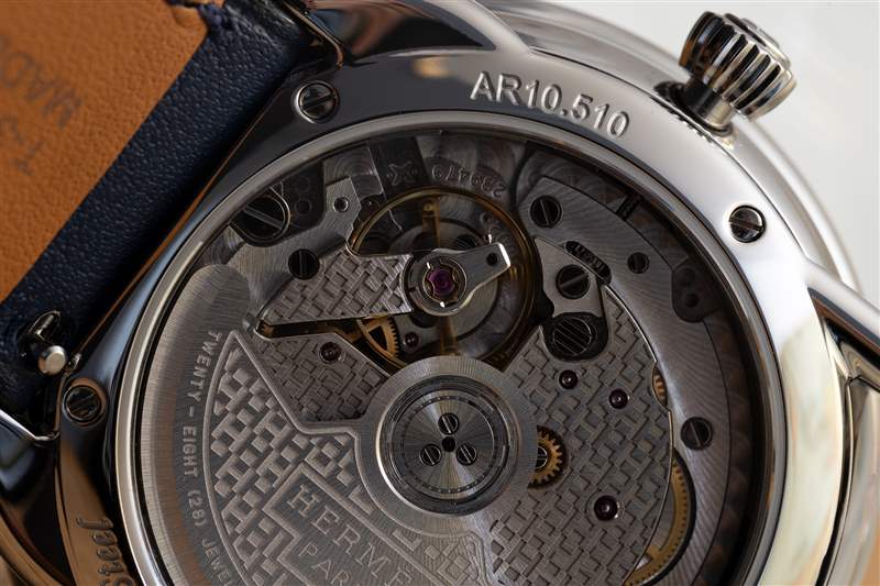 推出愛馬仕Arceau Le Temps Voyageur雙時區腕表,鼓勵您走出家門-復刻表