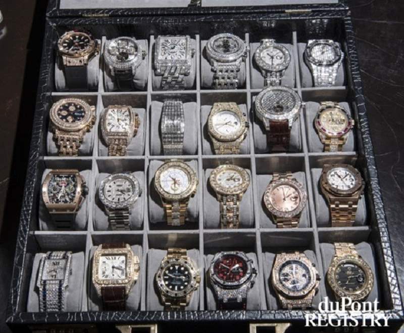 主要鐘表愛好者弗洛伊德·梅威瑟(Floyd Mayweather)在帕奎奧(Pacquiao)比賽中佩戴宇舶(Hublot)標志-復刻表