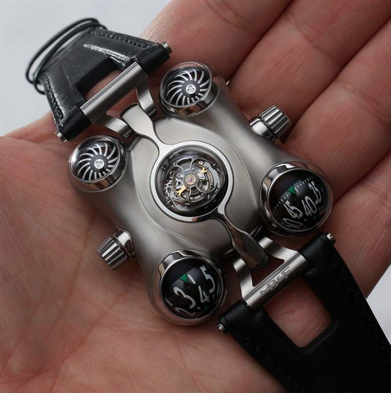 MB&F HM6太空海盜腕表上手亮相-復(fù)刻表