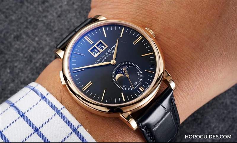 招牌大日歷正裝表黑表盤更有型朗格Saxonia Moon Phase-復刻表