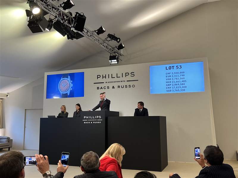 1957年初的Speedmaster Ref.?2915-1富藝斯以超過(guò)340萬(wàn)美元的價(jià)格售出，打破了最昂貴的歐米茄手表的記錄-復(fù)刻表