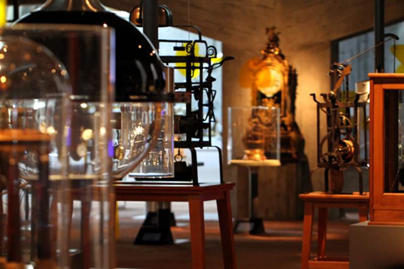 瑞士鐘表博物館中陳舊的自動機和其他發條裝置作品-復刻表