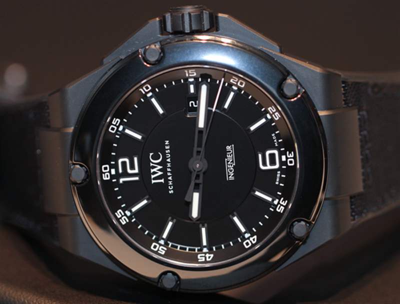 IWC 萬國表碳纖維和陶瓷工程師腕表-1