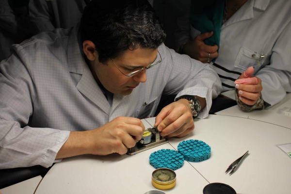 愛麗兒參觀尼瓦洛克斯 Nivarox內(nèi)部——瑞士鐘表業(yè)的心臟-復(fù)刻表