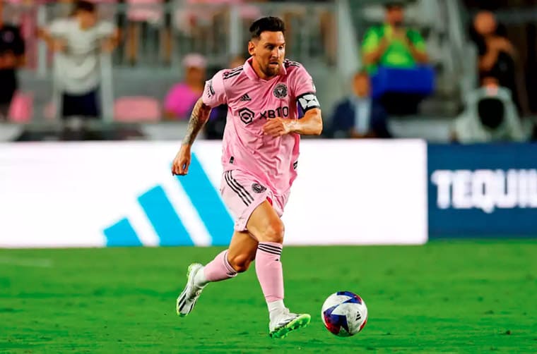 系金耶嗎?網傳足球巨星梅西戴一款 “球王專屬隱藏版” 紫色PP金鷹5811-復刻表