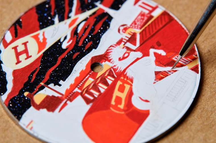 愛馬仕Slim d'Hermès工藝表把虛構超級英雄微繪在砂金石面盤上-復刻表