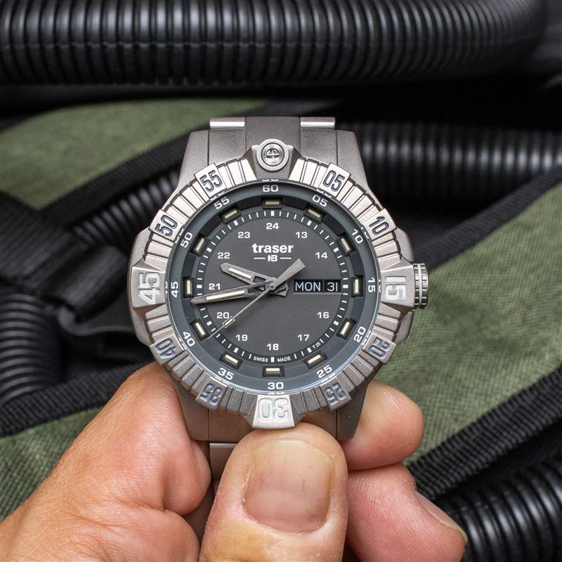 上手體驗:Traser P99 T戰術鈦金屬手表-復刻表