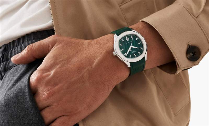 全新面盤(pán)刻紋、冰河藍(lán)面、半金材質(zhì)亮相！PIAGET Polo 2023新作精選-復(fù)刻表