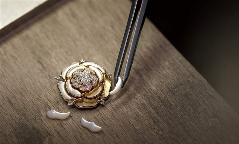 一表一世界，融會精湛工藝的優(yōu)美章節(jié)︱CHANEL Mademoiselle Privé系列腕表-復刻表